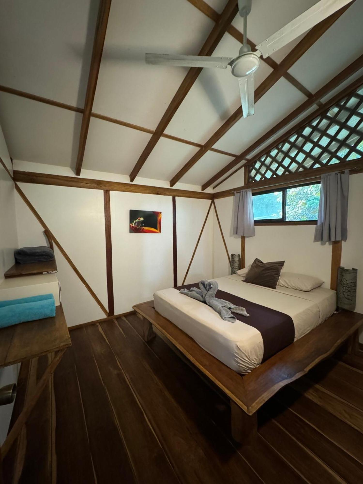 Passion Fruit Lodge Cahuita Exterior photo