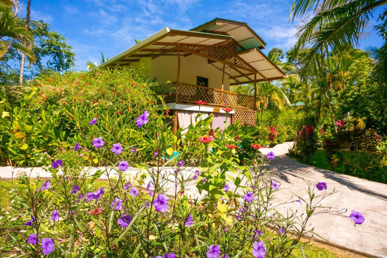 Passion Fruit Lodge Cahuita Exterior photo
